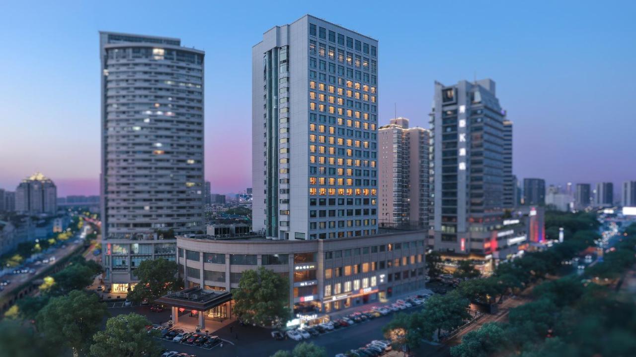 Kingdom Hotel Иу Экстерьер фото