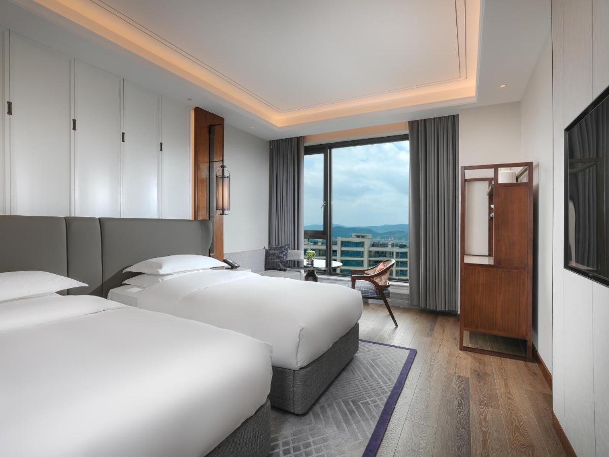 Kingdom Hotel Иу Экстерьер фото