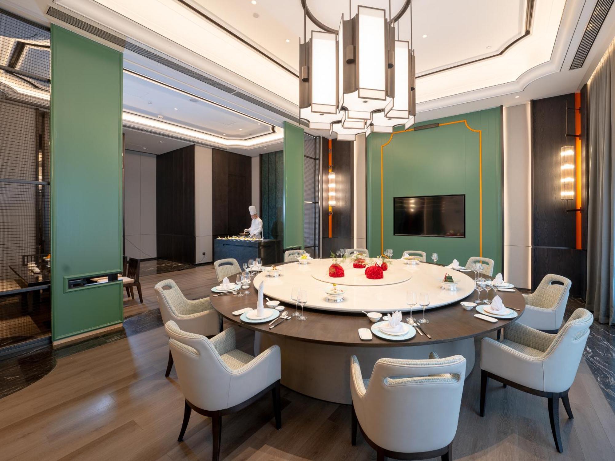 Kingdom Hotel Иу Экстерьер фото