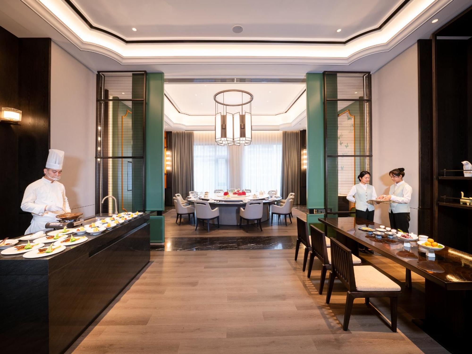 Kingdom Hotel Иу Экстерьер фото