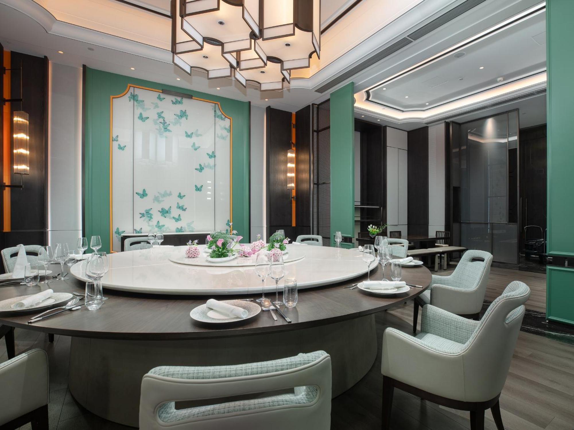 Kingdom Hotel Иу Экстерьер фото