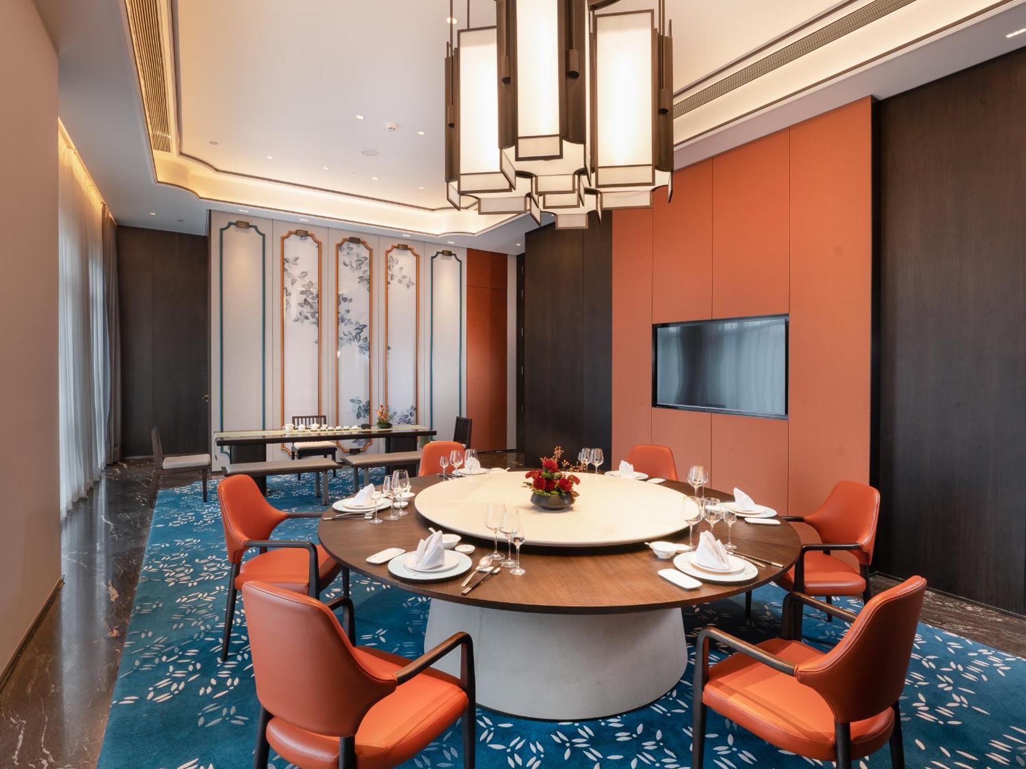 Kingdom Hotel Иу Экстерьер фото