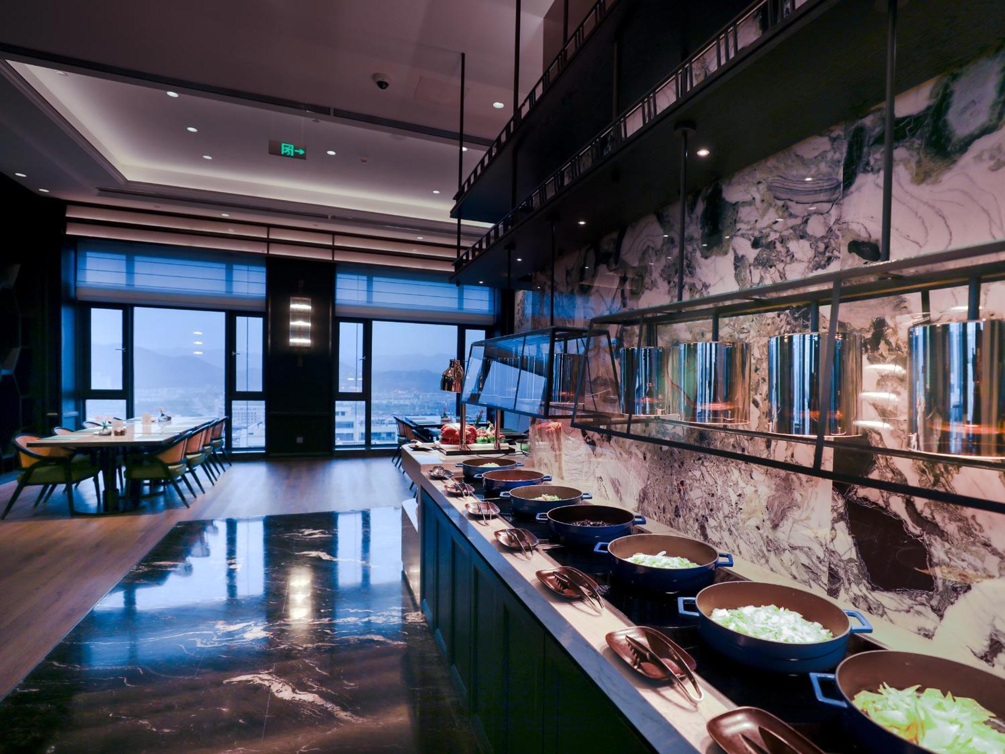 Kingdom Hotel Иу Экстерьер фото