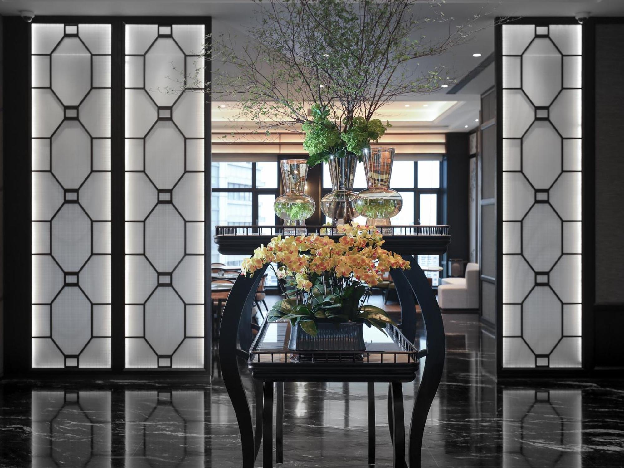 Kingdom Hotel Иу Экстерьер фото