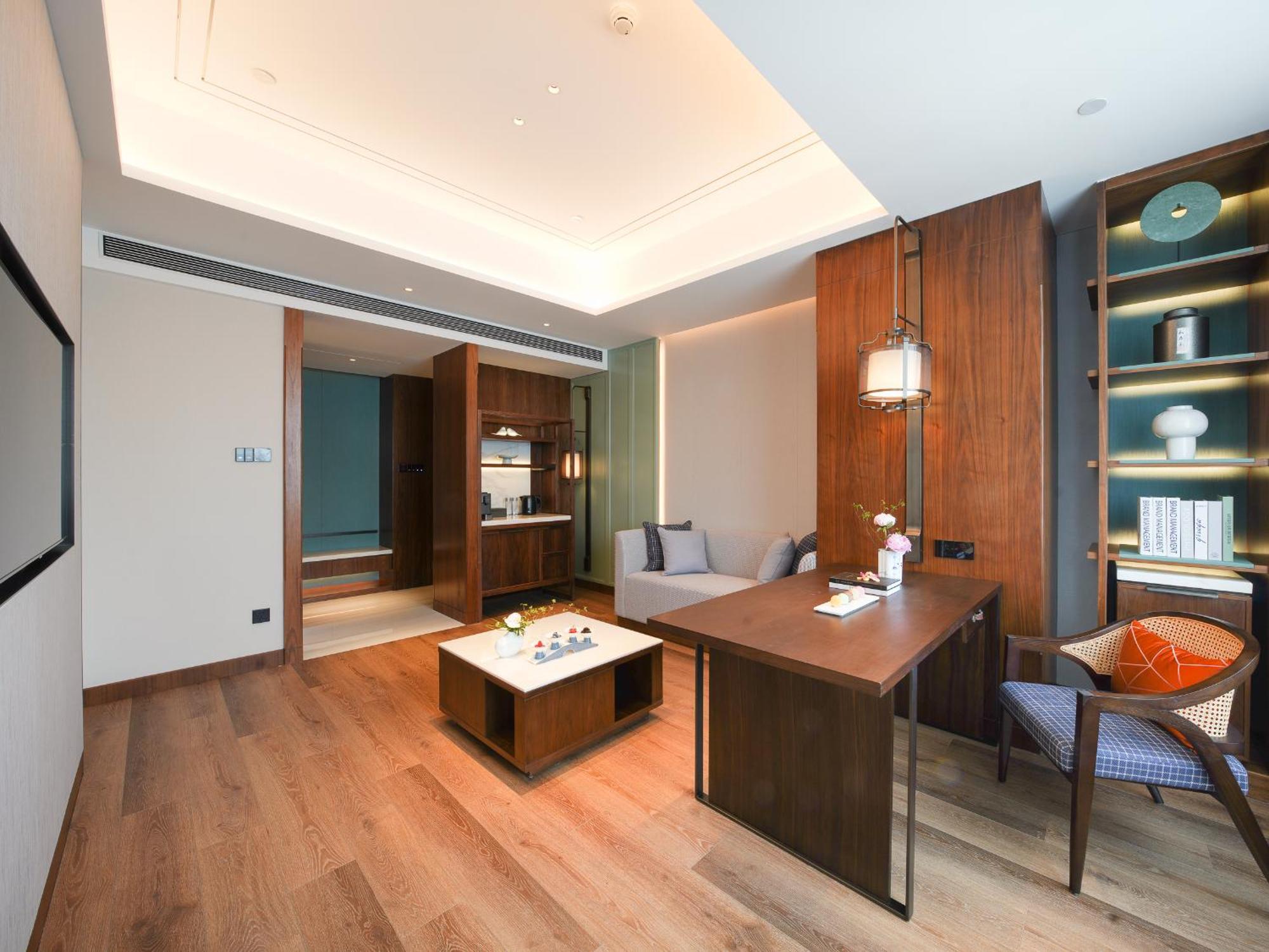 Kingdom Hotel Иу Экстерьер фото