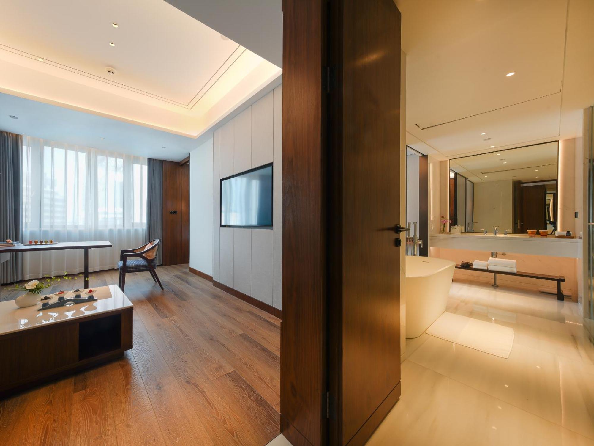Kingdom Hotel Иу Экстерьер фото