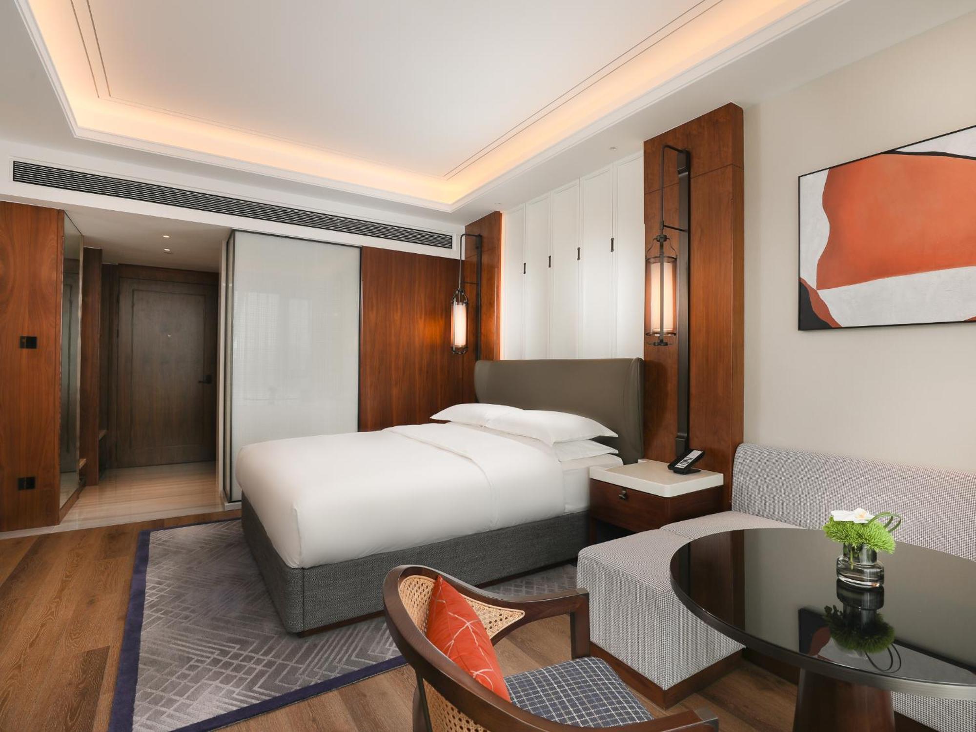Kingdom Hotel Иу Экстерьер фото