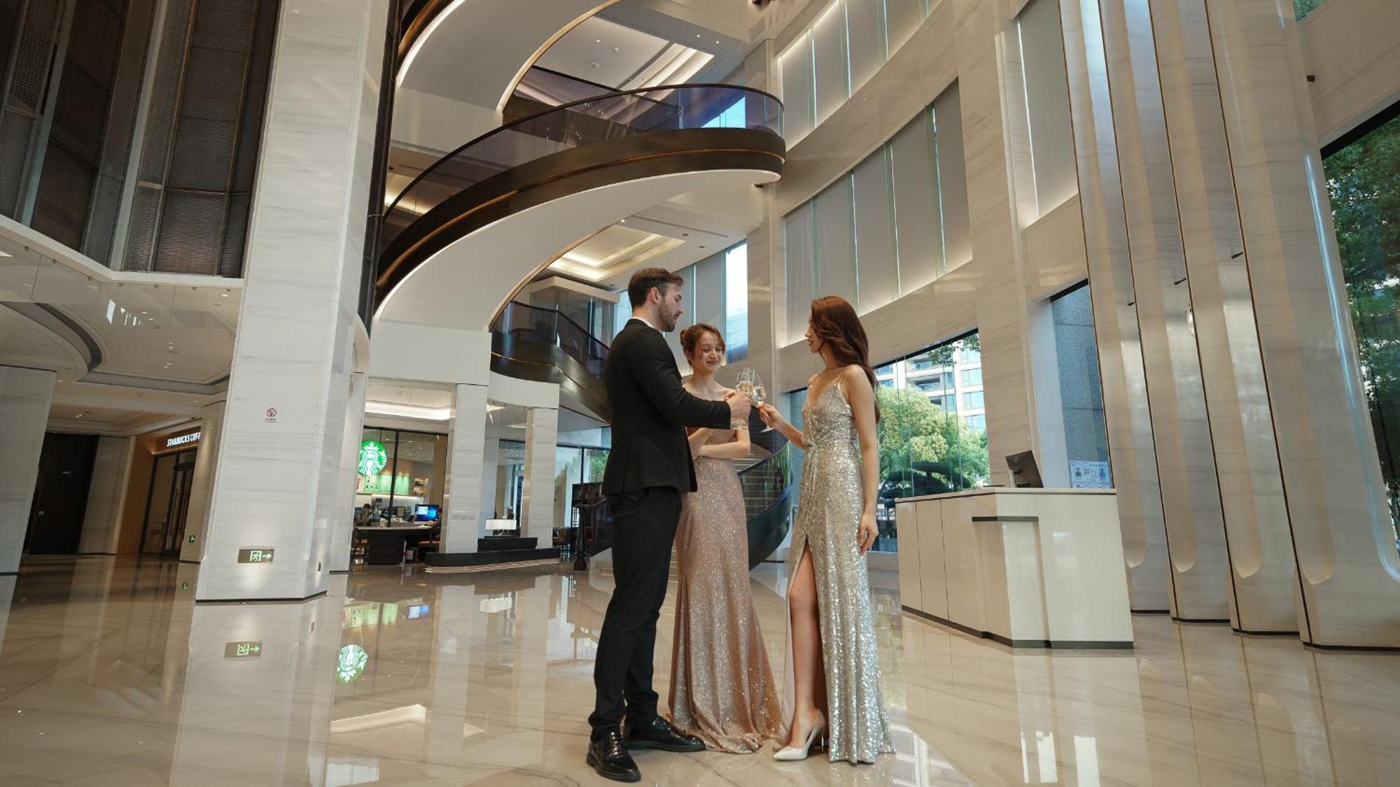 Kingdom Hotel Иу Экстерьер фото
